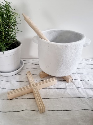 Houten onderzetter kruis